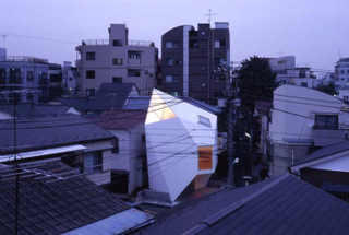 Illustration for article titled This Tokyo "Mineral House" is like living in your own private Inception
